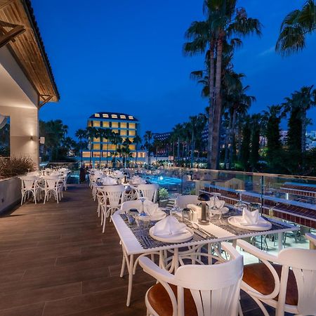 Trendy Palm Beach Adults Only Side Exterior photo